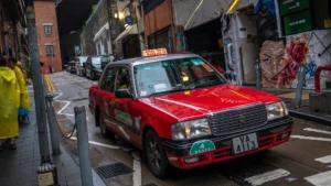 Para pengemudi taksi Vigilante Hong Kong menyamar untuk menjerat pengemudi Uber ilegal
