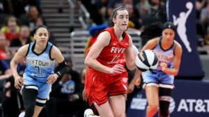 Caitlin Clark: Saat WNBA meningkatkan pelanggaran terhadap bintang Fever
