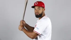 Rookie Cincinnati Reds, Rece Hinds, melakukan home run berturut-turut dalam dua hari di MLB 